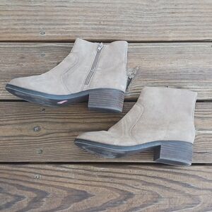 Gibson Latimer leather zip up booties size 8